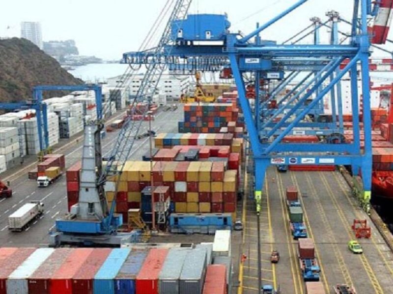 Empresas piden cambios arancelarios y mejoras en puertos para aumentar exportaciones