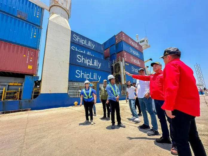 En Sucre se reactiva el comercio marítimo con carga contenerizada