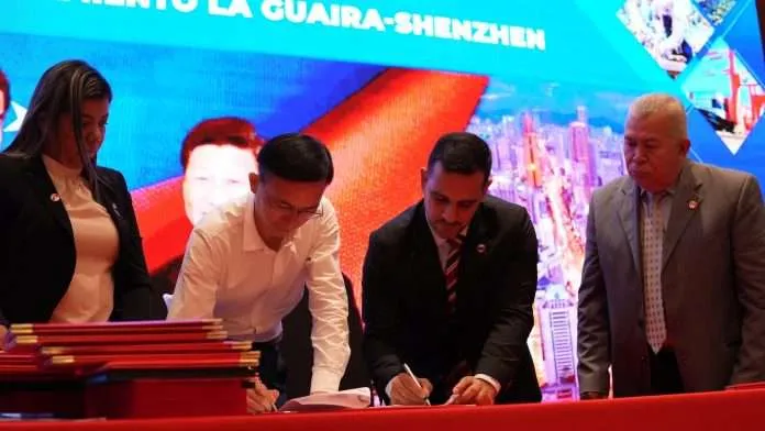 Shenzhen y La Guaira firman 10 intenciones