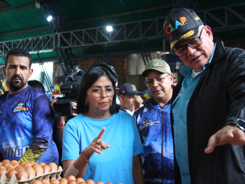 Delcy Rodríguez dice que van a «garantizar alimentos para los adultos mayores»