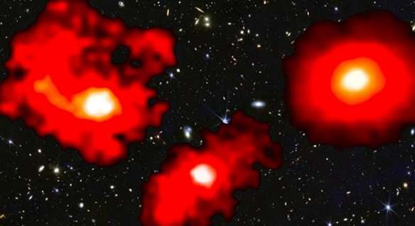 Científicos encuentran tres galaxias supermasivas