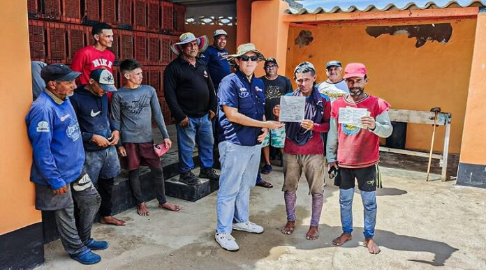 Entregan permisos para captura del Cangrejo Azul en Amuay