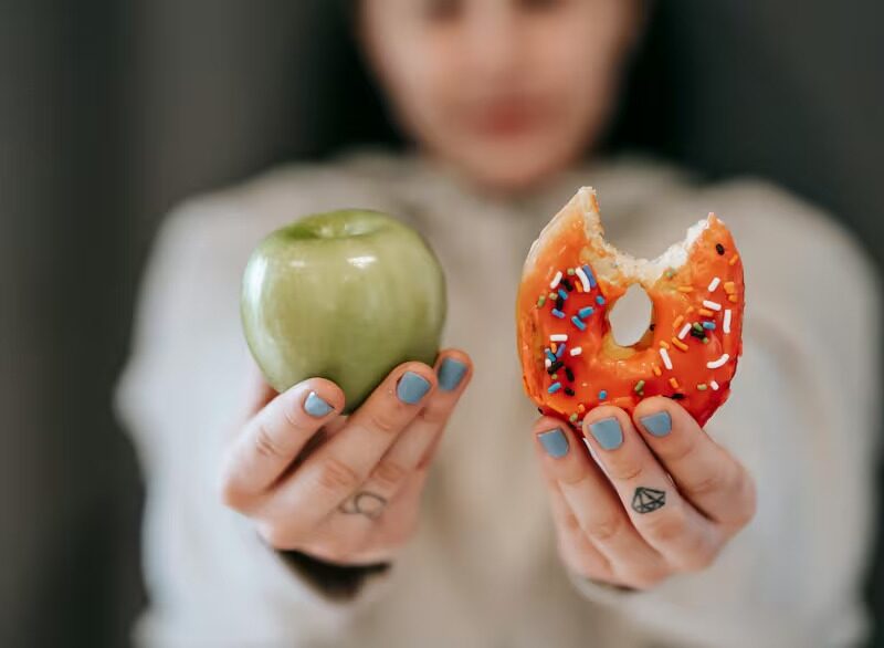 Los errores alimenticios más comunes y cómo afectan a la salud, según la IA