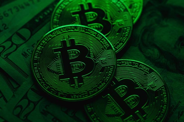 Sigue el rally de Bitcoin: ha superado la barrera psicológica de los 90.000 dólares