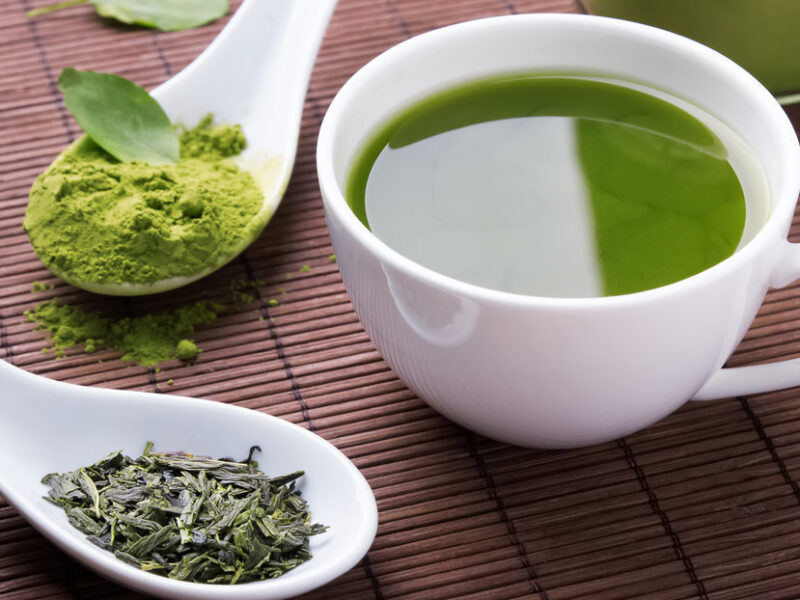 Descubre qué impacto tiene el té verde en el cerebro de adultos mayores