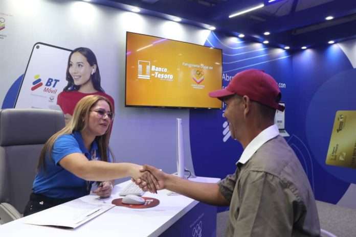 Entregan más de 400 créditos a emprendedores