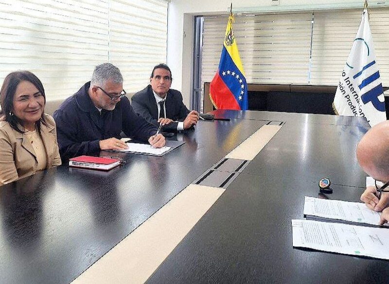 Firman acuerdo de activación de Planta Procesadora de Palmito en Delta Amacuro