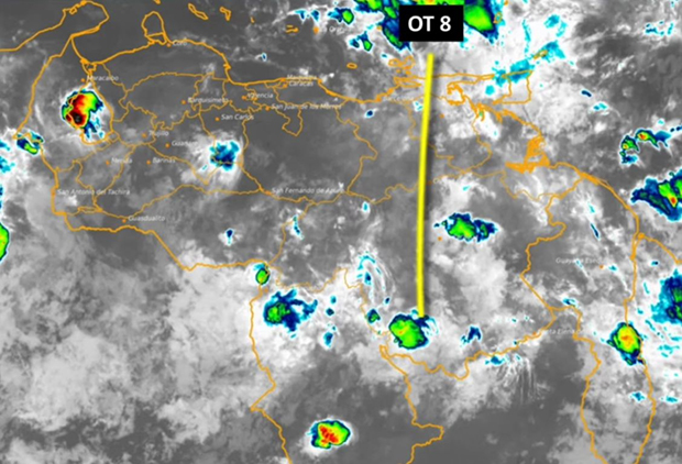 Onda tropical N°8 se desplaza por el oriente del país