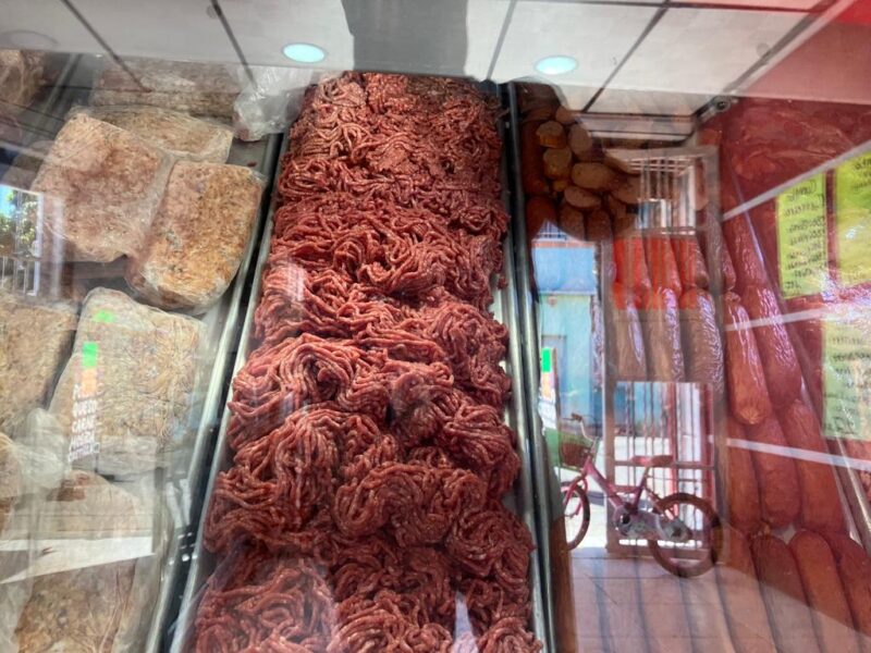 Alto costo de la carne roja vacía los bolsillos de los comensales