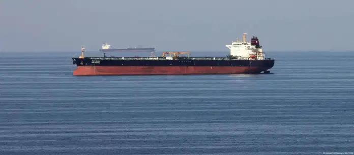 Paravisini: cierre del estrecho de Ormuz podría incrementar precios del petróleo