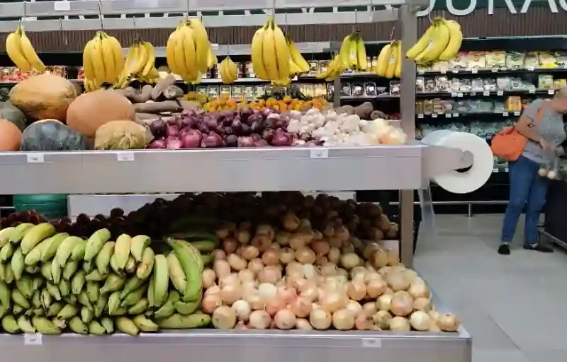 Verduras y víveres básicos lideran alza de precios en Caracas entre mayo y junio