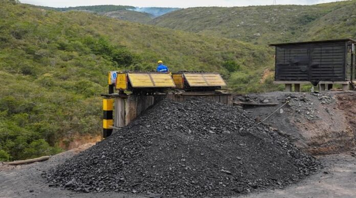 Gobierno nacional visita centro de operaciones carboníferas del país