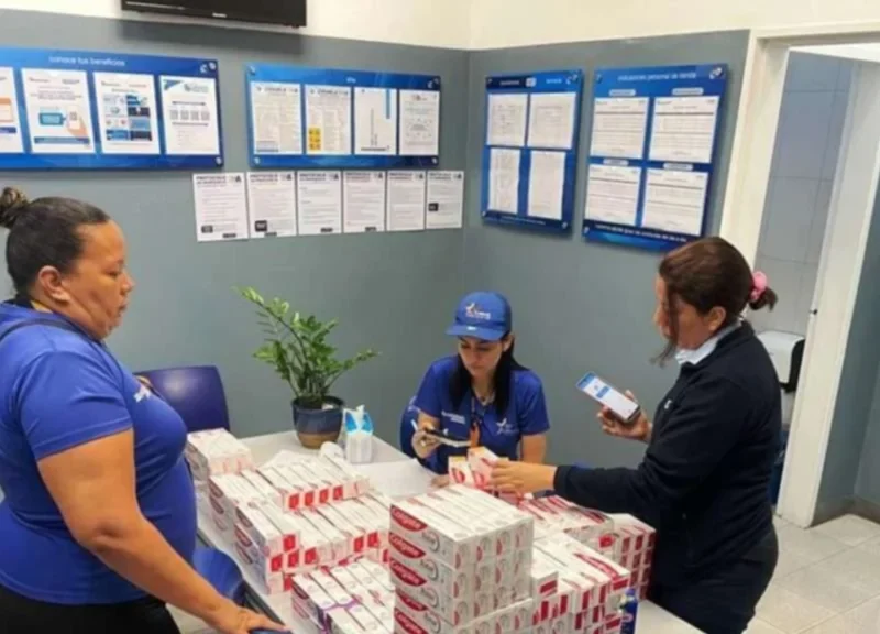 Salud Sundde comienza a retirar la crema Colgate Clean Mint: funcionarios llegan a farmacias