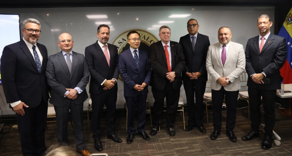 Comercio entre China y Venezuela crece 25% con exportaciones petroleras por 800 mil b/d