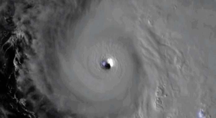 Melissa se convierte en huracán categoría 5 y avanza por el Caribe