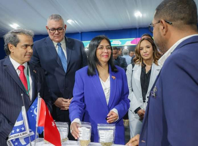Vicepresidenta Rodríguez inaugura la Expo Türkiye 2025 en La Carlota