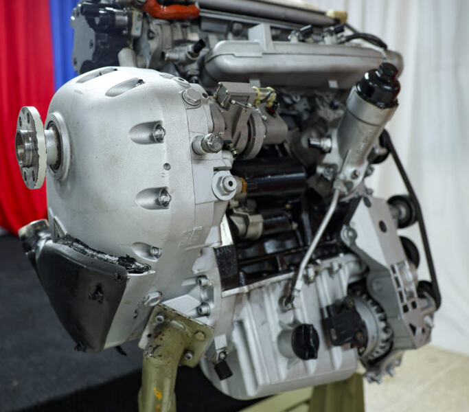 Venezuela impulsa programa para mantenimiento de aeronaves