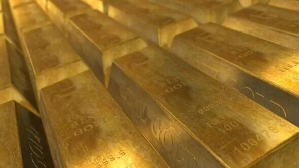 Oro y plata inician la semana en máximos históricos