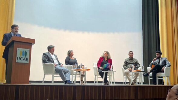 Seguros venezolanos buscan crecer vía tarjetas de crédito