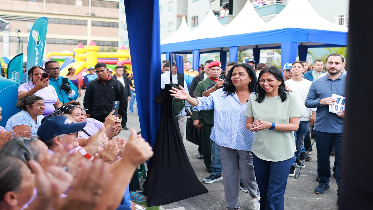 “Tenemos que romper con el modelo de la economía rentista”: Comentó Presidenta encargada