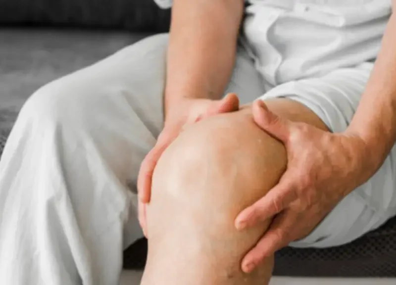 No más dolor en las rodillas causadas por la artrosis: fisioterapeuta redefine el desgaste articular