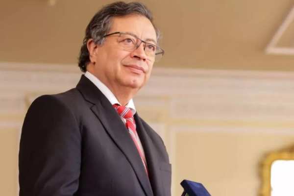 Petro dice que Colombia importará “gas venezolano muchísimo más barato”