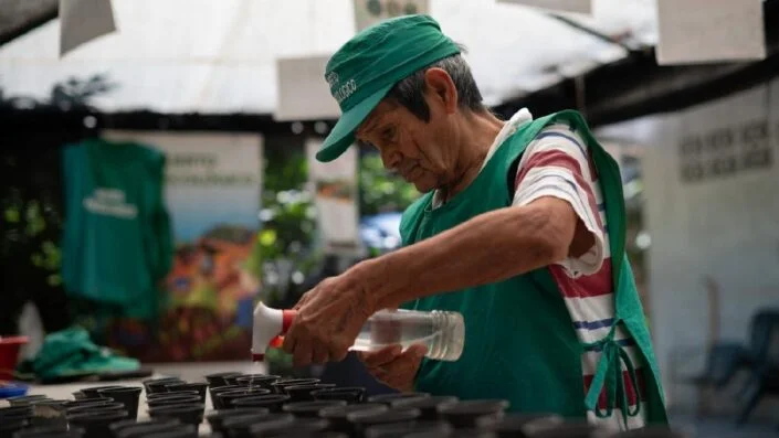 Crece la presencia de adultos mayores en el mercado laboral venezolano