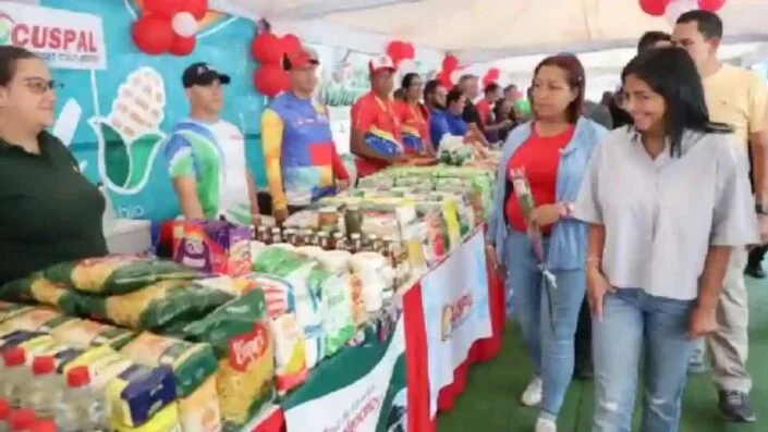 Aumento del bono de Guerra se financia con “ventas extraordinarias”, dice Delcy Rodríguez