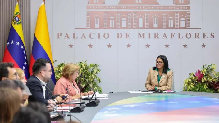 Venezuela inicia primera exportación de gas licuado hacia Colombia