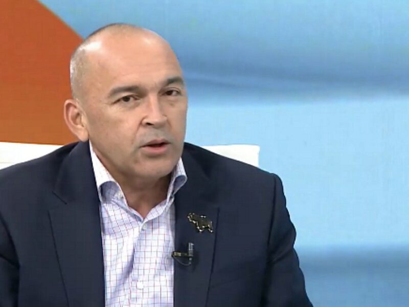 Hay expertos trabajando en el aumento salarial, indicó Francisco Torrealba