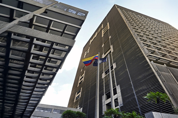 Dólar oficial cerrará abril en Bs.487,12 con un alza de apenas 2,80% frente a marzo