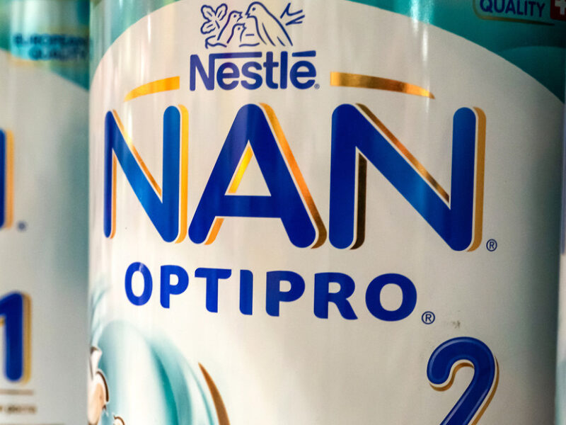 El motivo detrás de la destrucción masiva de fórmulas infantiles de Nestlé