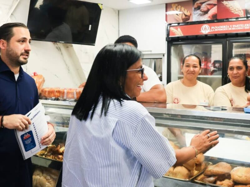Gobierno nacional inaugura 23 espacios socioproductivos y áreas de atención social en Los Símbolos