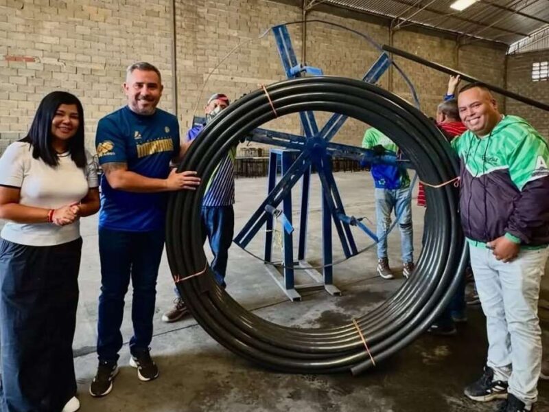 Inauguran fábrica de mangueras y tuberías en Anzoátegui