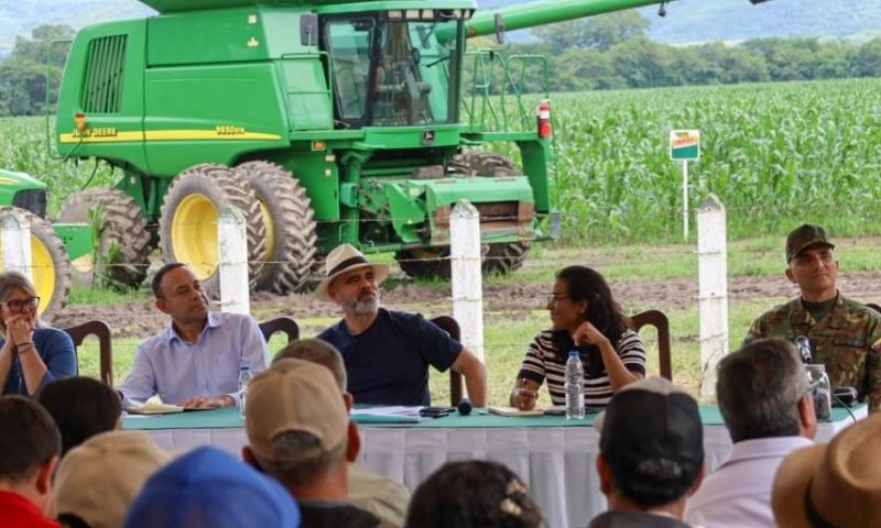 Padrino López y Jorge Rodríguez estrechan agenda de trabajo con el sector productivo llanero