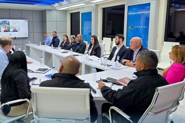 Conatel se reunió con representantes de SpaceX: Buscan formalizar el servicio e impulsar nuevos canales de conectividad