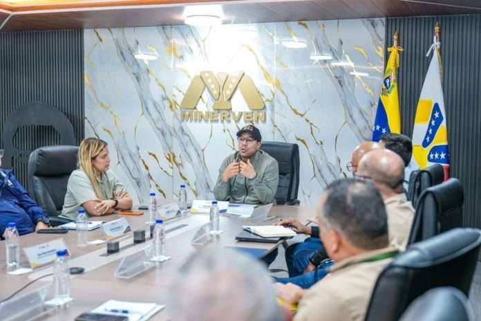 Gobierno y Minerven evalúan planes de producción aurífera