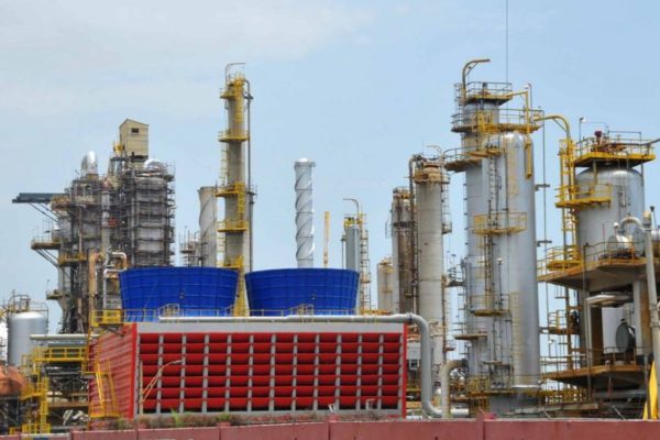 Reuters: Refinería El Palito reinicia unidad de craqueo catalítico e intenta incrementar producción