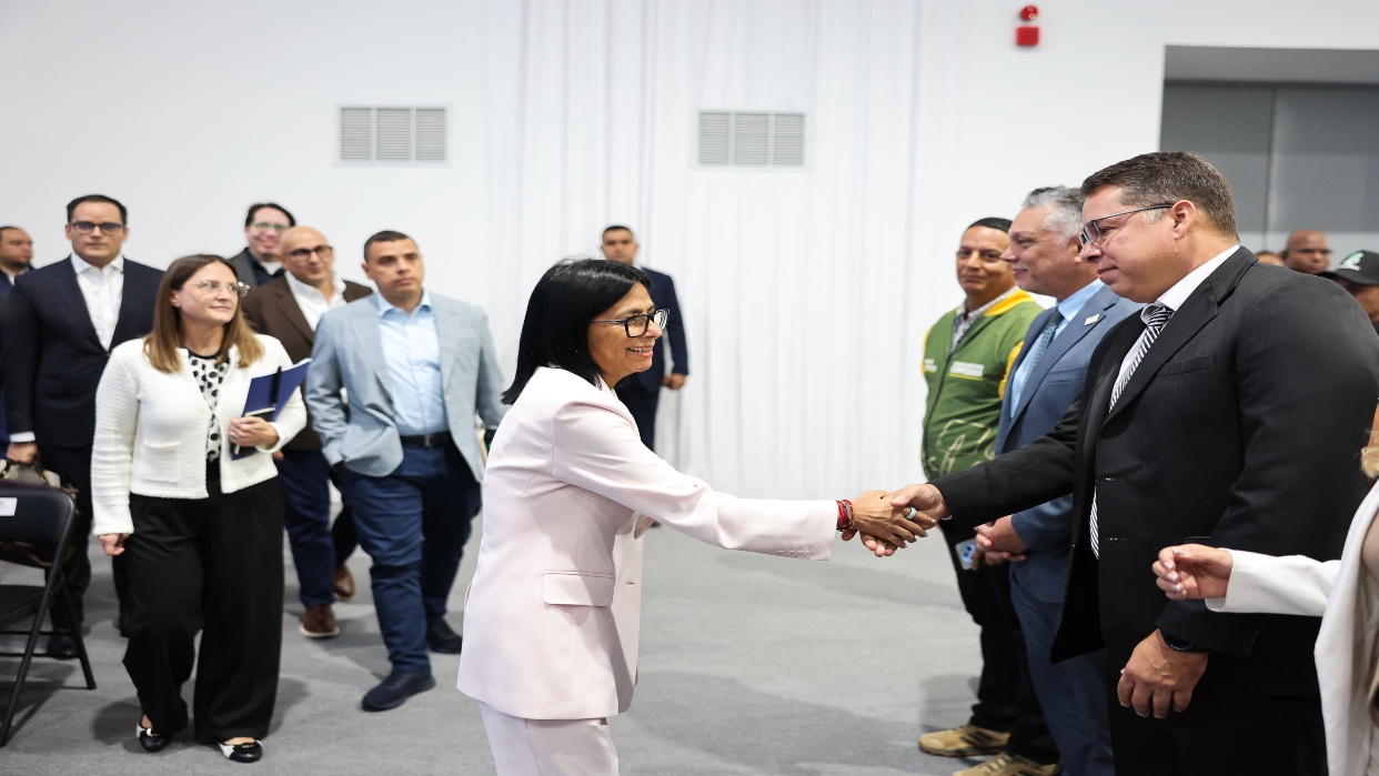 Delcy Rodríguez aborda estrategias y planes de acción en Plenaria del Consejo Nacional de Economía