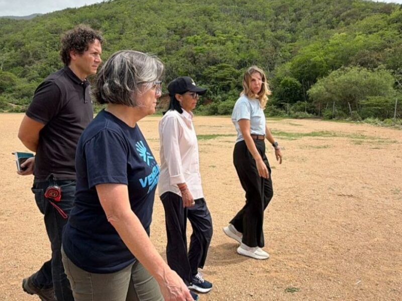 Presidenta Rodríguez inspecciona terrenos para nuevos proyectos urbanísticos en La Guaira