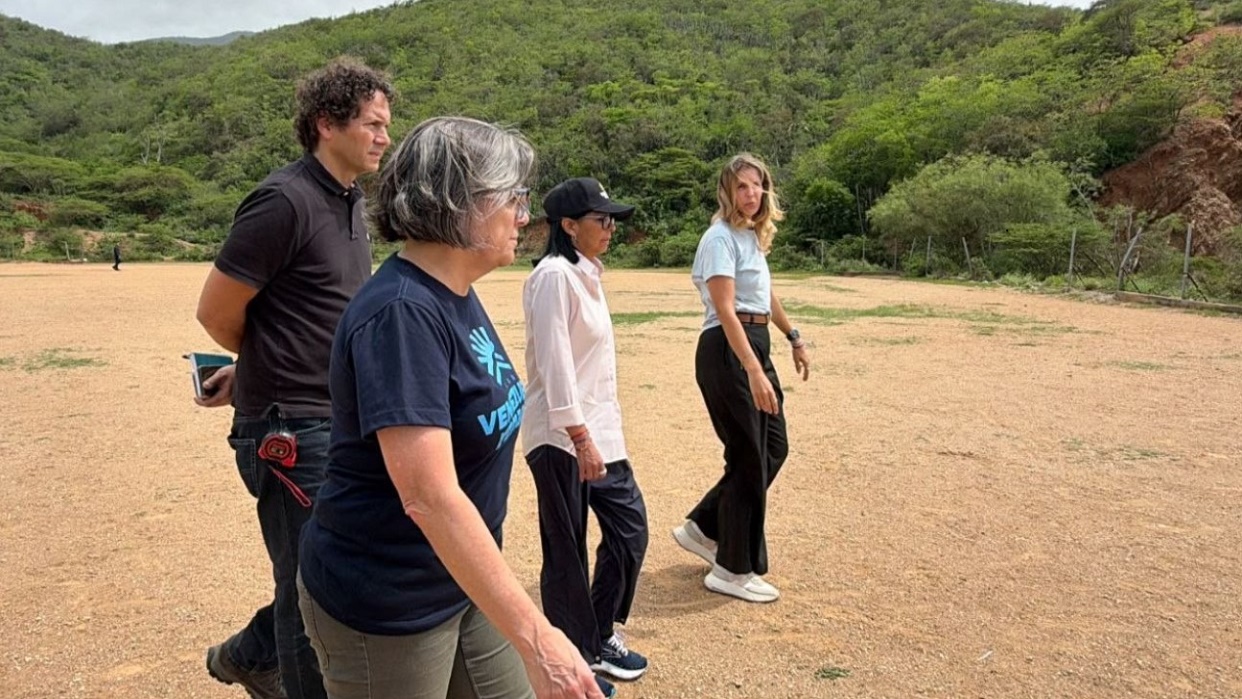 Presidenta Rodríguez inspecciona terrenos para nuevos proyectos urbanísticos en La Guaira