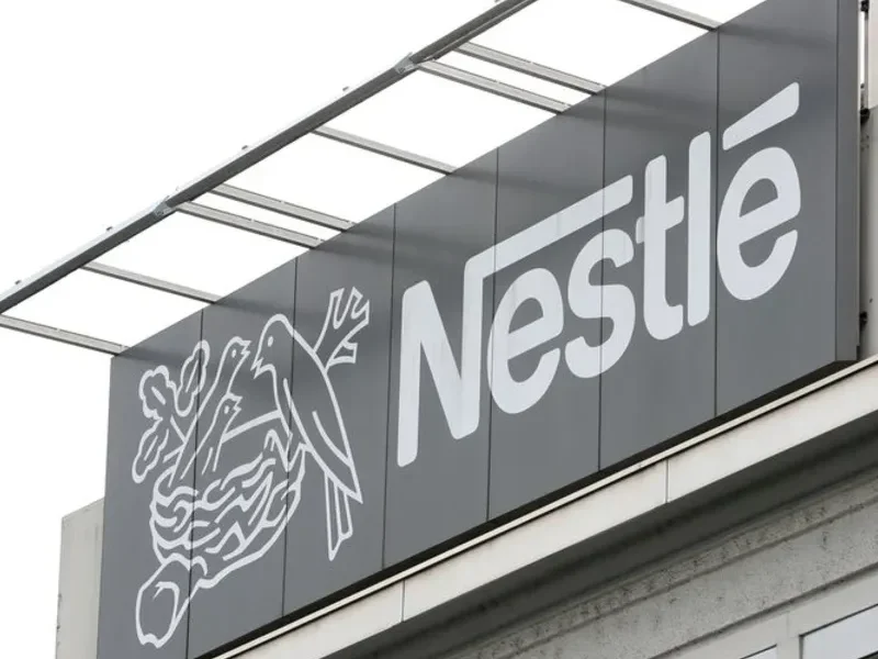 Nestlé eliminará los colorantes artificiales de todos sus productos para finales de 2026