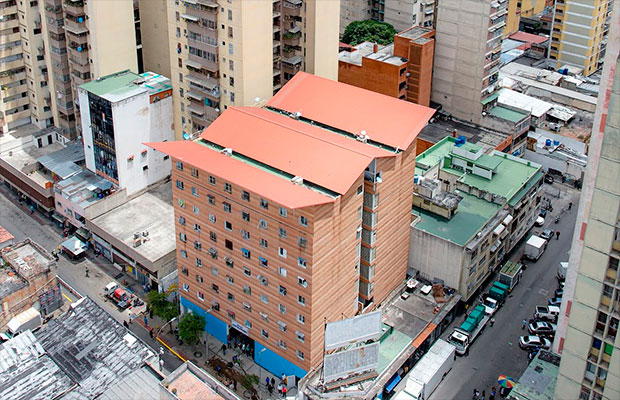 Gobierno de Venezuela anuncia reparación de 13.000 viviendas afectadas por los terremotos