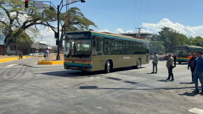 Metrobús cobrará el pasaje urbano en Bs. 90 y extraurbano en Bs. 240