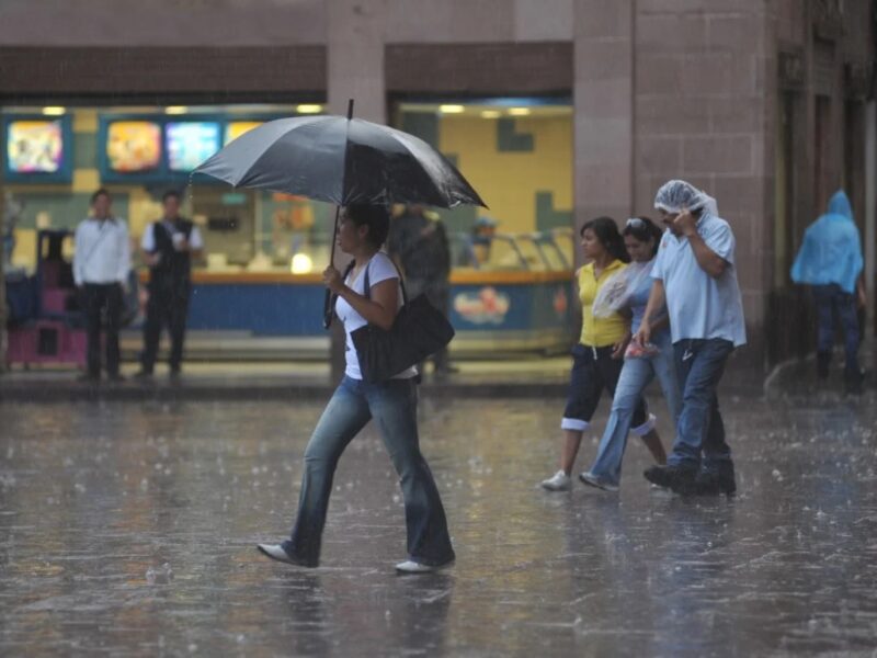Desplazamiento de la Onda Tropical Nro. 40 generará intensas lluvias en el país