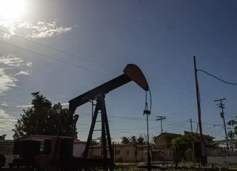 Trump se reunirá con ejecutivos petroleros para abordar el acuerdo de crudo con Venezuela