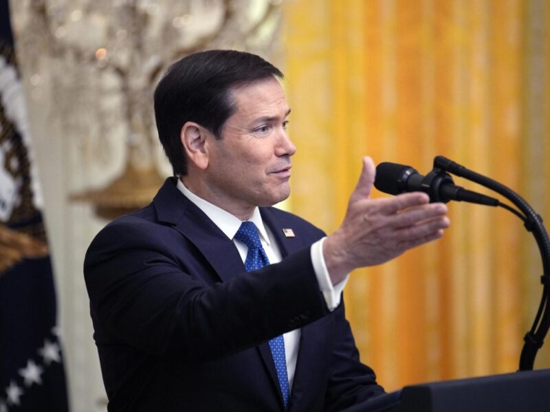 Rubio abandona la India tras impulsar la cooperación energética y el petróleo venezolano