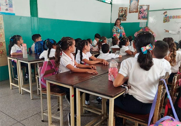 Crisis eléctrica constituye el problema número uno del sector educativo tras el arranque del año escolar