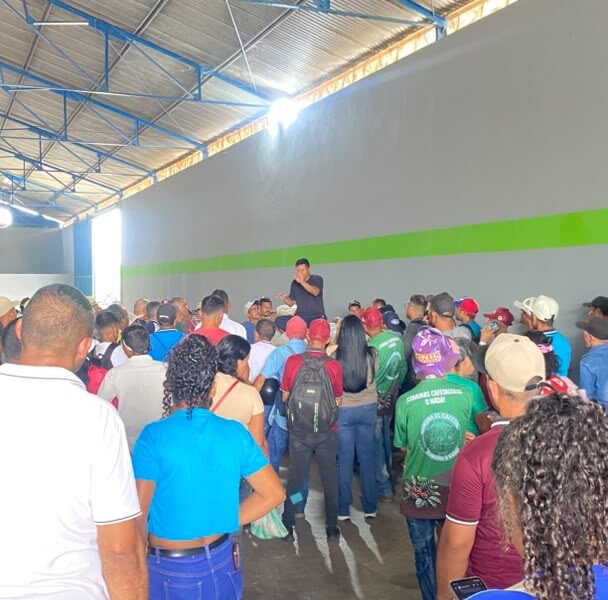 Caficultores toman tramo de la autopista José Antonio Páez y reciben respaldo del sector cerealero
