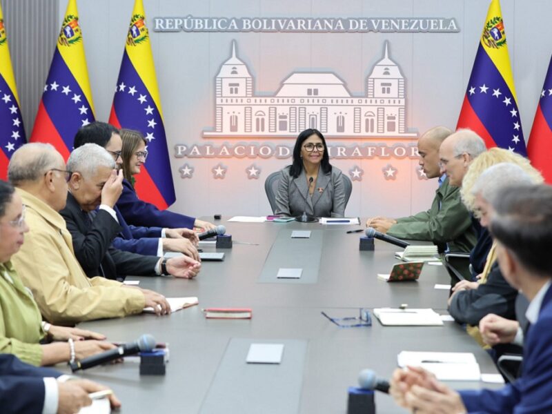 Delcy Rodríguez sostuvo reunión con Fedecámaras, Fedeindustrias y Centrales de Trabajadores para abordar consensos laborales